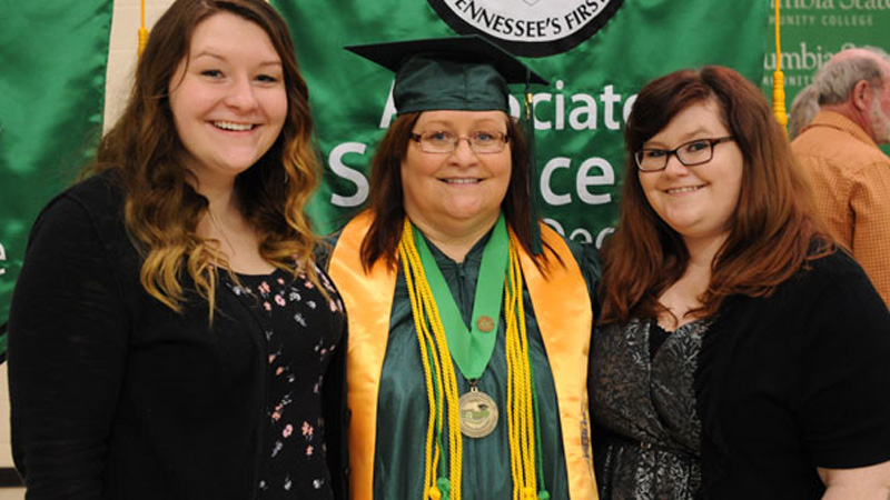 Angelia Reynolds and her daughters