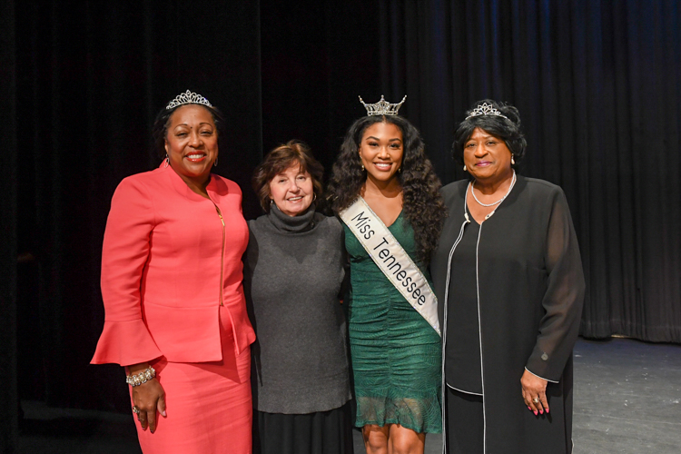 African American queens with Dr. Janet Smith