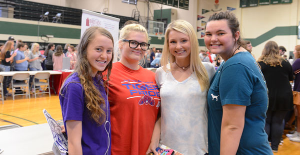 Mount Pleasant High School seniors explore college options at the Maury County College Fair