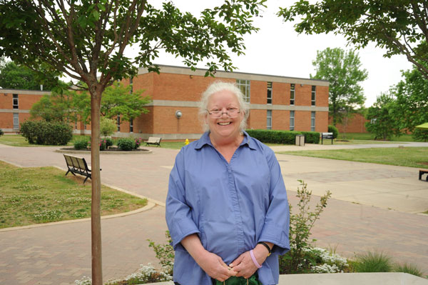 Elaine Curtis with service award