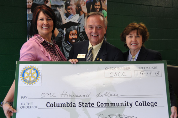 DSC_4673_cropped_news Donations from Breakfast Rotary